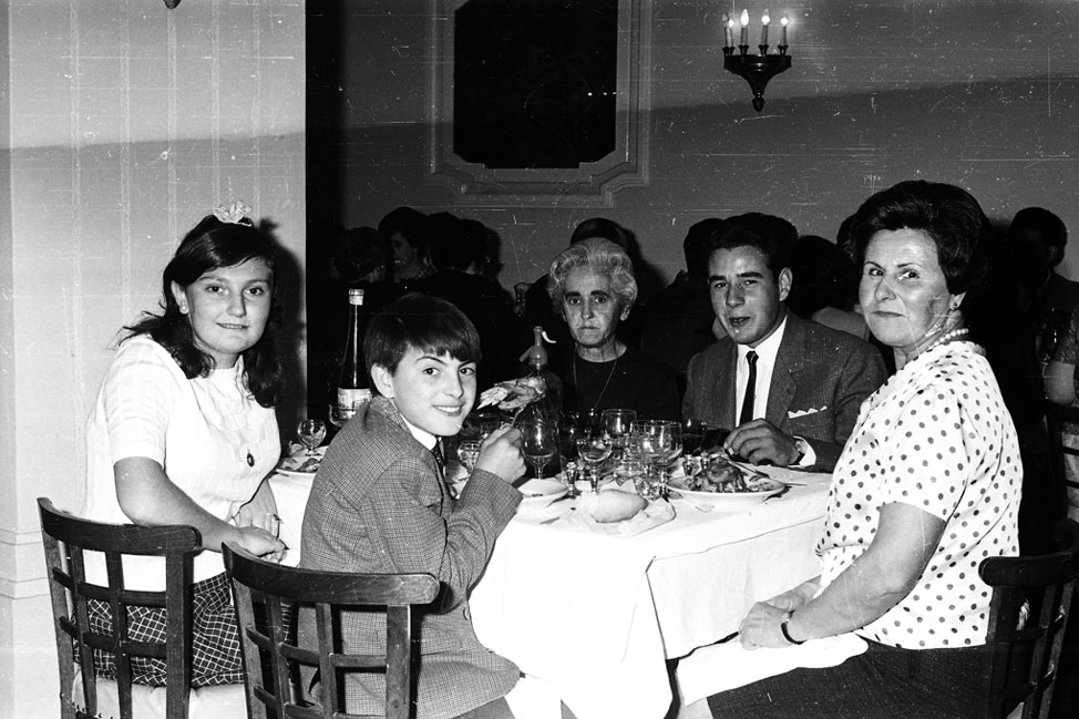 Casament de Ramón Solé i Pilar Roquet. Entre altres, Toni fillat.