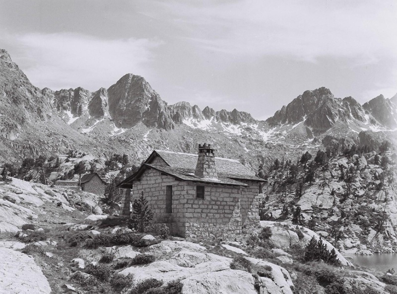 <p>Refugi Josep Maria Blanc situat a la Vall de Peguera, al PNAESM. Espot</p>