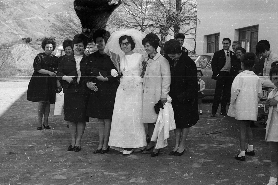 Casament de Teresa Ticó i Xavier Vilasetru. La núvia amb les seves cinc germanes.