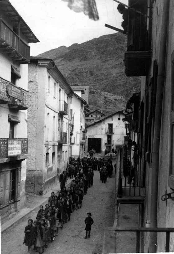 Processó pel carrer Major.