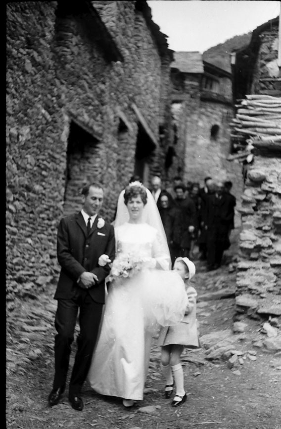 Casament de Joan Civat amb Teresa Feu, a l'església de Sant Esteve d'Araós.