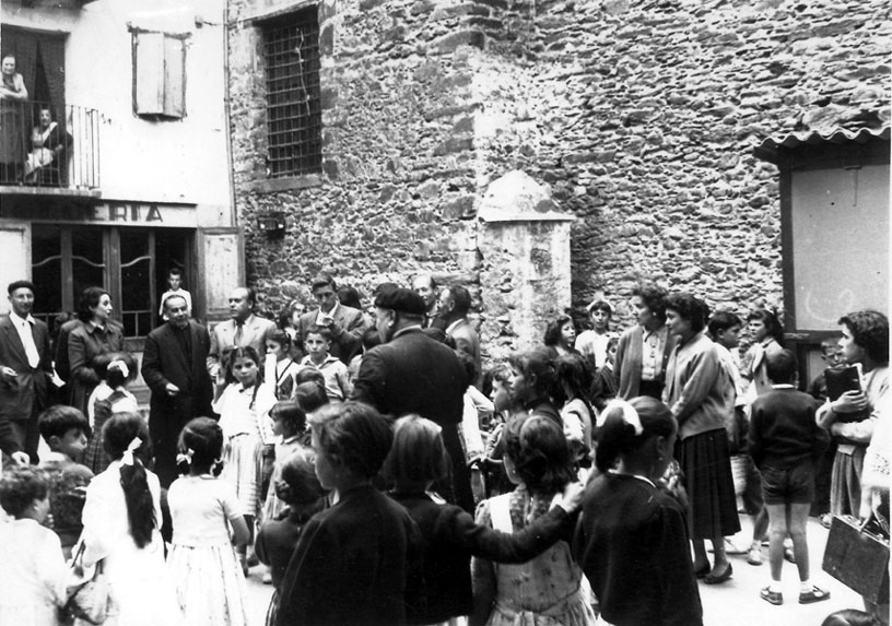 Celebració de la Festa major a la placeta d'Agustí.