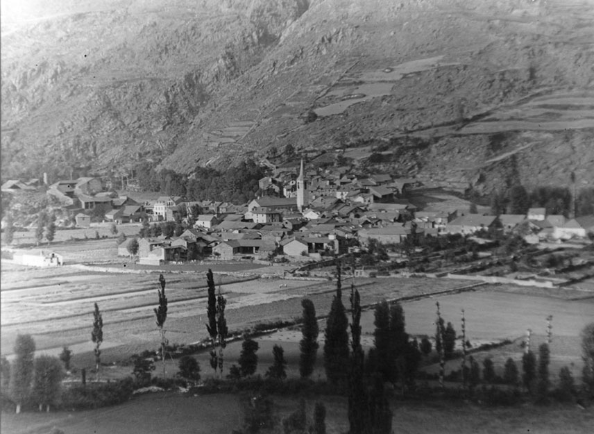 Vista del poble des de la zona de ponent.