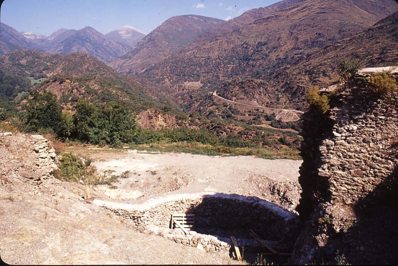 <p>Excavacions al Castell de València d'Àneu</p>