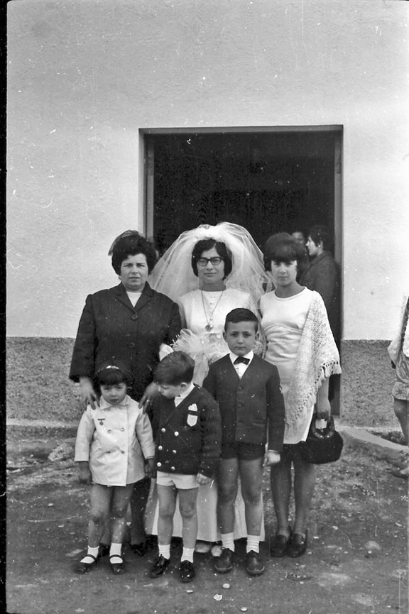 Casament de Teresa Ticó i Xavier Vilasetrú a l'hostal Cortina.