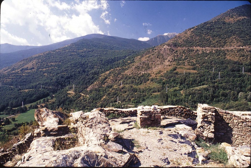 <p>Excavacions al Castell de València d'Àneu</p>