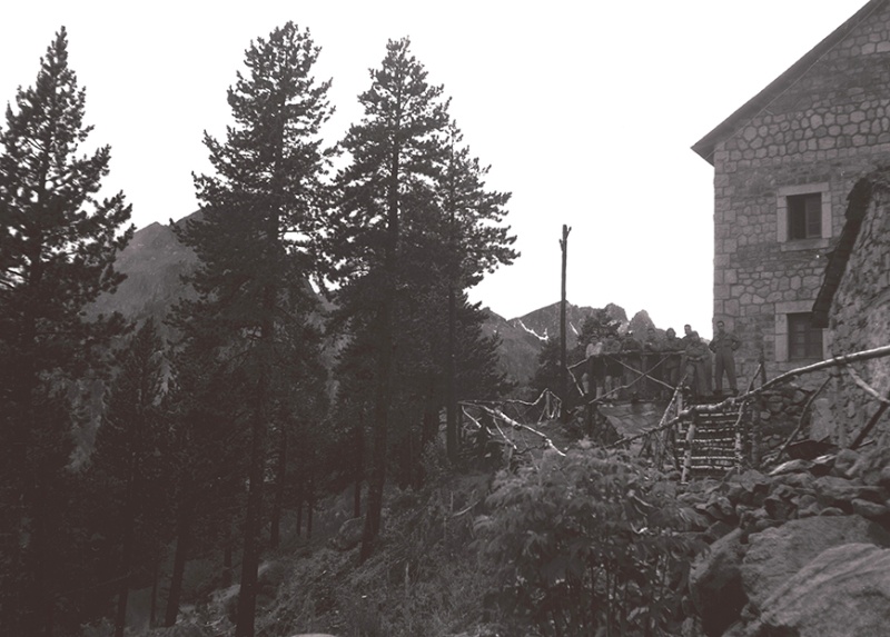 <p>Escales que pujaven a al caserna militar situada al costat de l’estany de Sant Maurici. Espot</p>