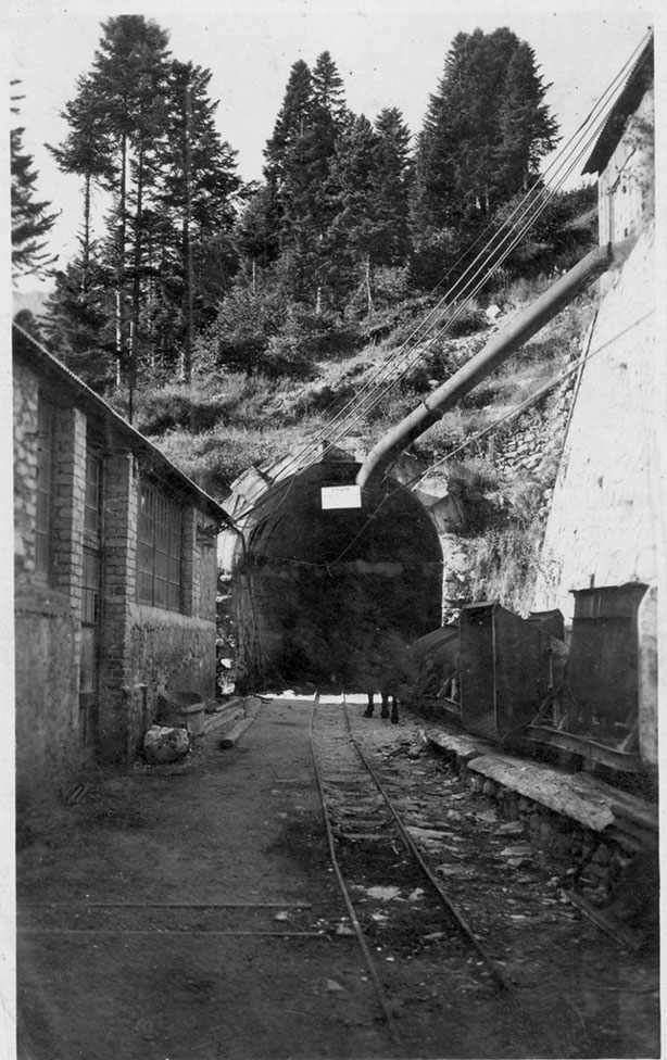 <p>Boca del túnel que perfora el Port de Vielha</p>