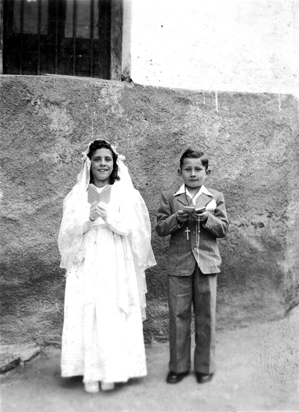 Comunió d'Inés de Casa Montoliu i de Lluís de Casa Jardó.