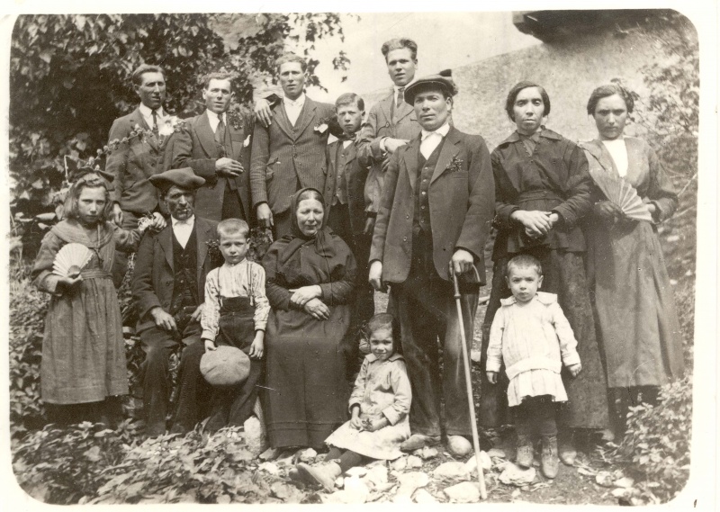 <p>Familia de casa Xamairach de Berrós Jussà</p>