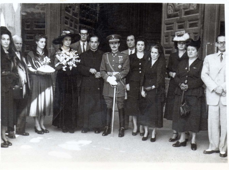 <p>Maria de Gallimó i l'oficial Guillermo Perdigones es van casar al Pilar de Saragossa al setembre de 1949</p>