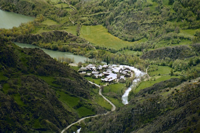 Paisatge des del faro sense falla