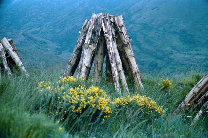 <p>Preparació de les falles per al descens</p>