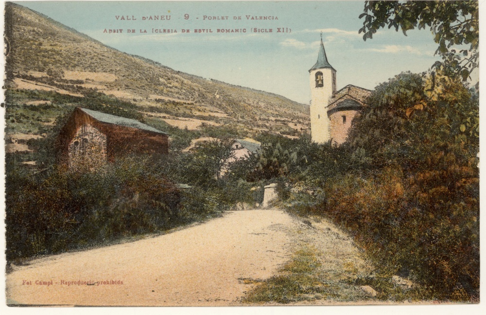 <p>Poblet de Valencia. Absit de la iglesia de estil romanic (segle XII)</p>