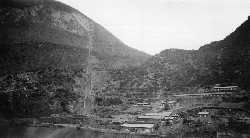 Bajada de tuberías y barracones