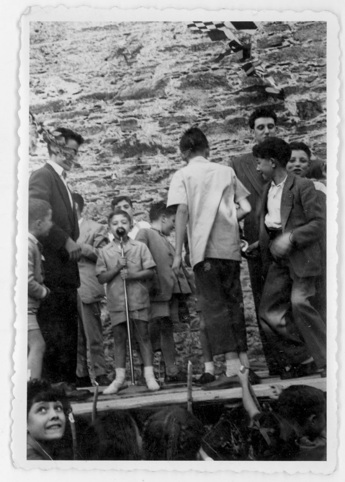 Fadrins de festa major, a la dreta Javier de la Mari, Enriquet de Cairilla, i Jordi Garrabí.