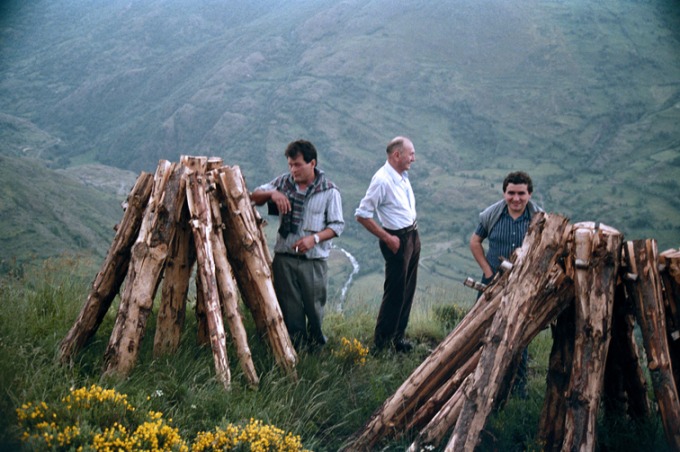 <p>Preparació de les falles per al descens</p>