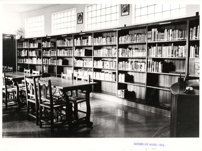 Interior de la bibilioteca de 